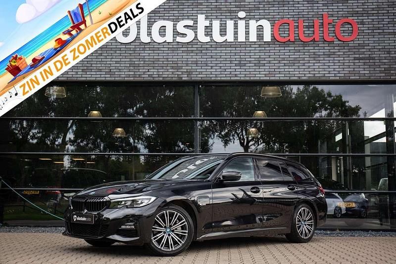 Zwart Gebruikt 2022 BMW 330 Executive Stationwagen | € 29.950 (Super prijs) - Afbeelding 1/4