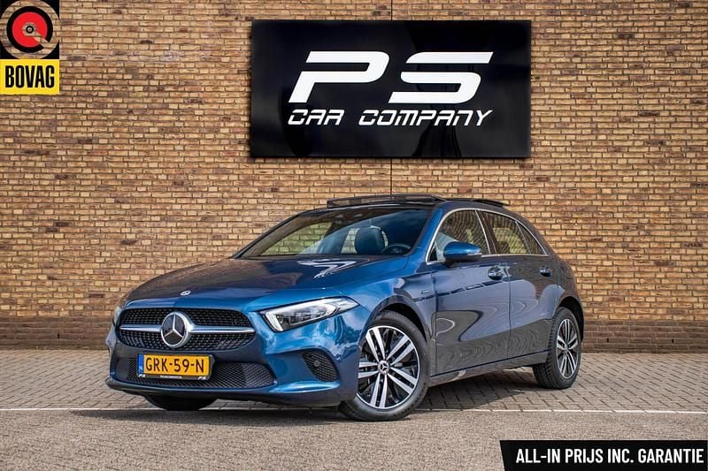 Blauw Gebruikt 2020 Mercedes A250 Business Hatchback | € 26.850 (Goede deal) - Afbeelding 1/4