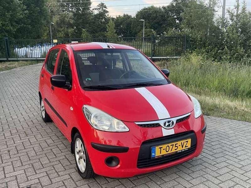 Rood Gebruikt 2009 Hyundai i10 Edition+ Hatchback | € 1.850 - Afbeelding 1/4