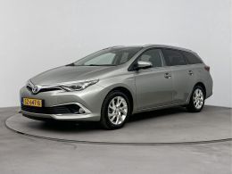 Grijs metallic Gebruikt 2018 Toyota Auris Executive Stationwagen | € 17.945 (Eerlijke prijs) - Afbeelding 1/3