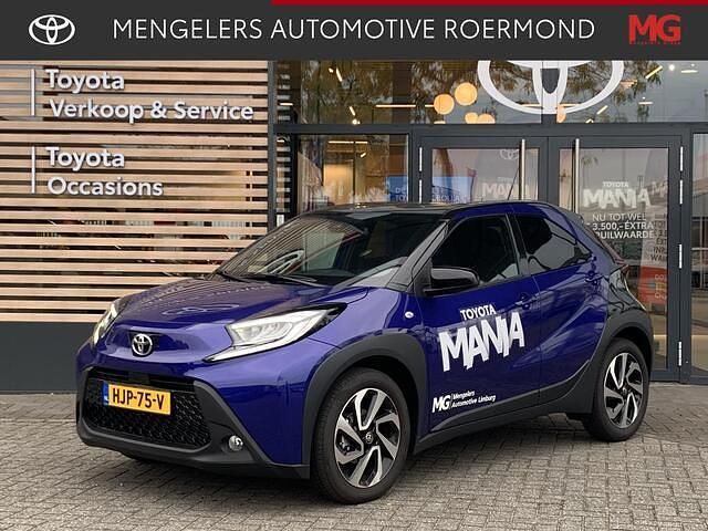 Blauw Nieuw 2025 Toyota Aygo X Pulse SUV | € 21.750 - Afbeelding 1/4