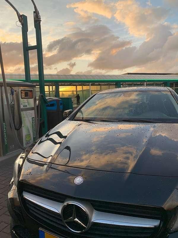 Zwart Occasion 2013 Mercedes CLA180 Ambition Sedan | € 16.500 - Afbeelding 1/4