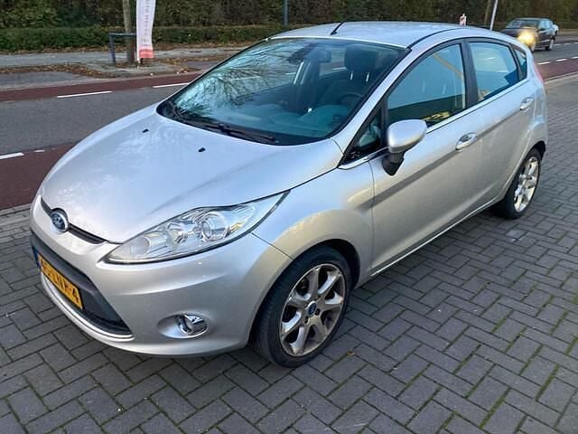 Grijs Occasion 2010 Ford Fiesta Titanium Hatchback | € 2.880 (Goede deal) - Afbeelding 1/4