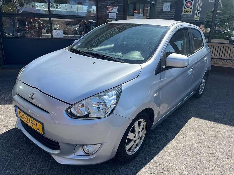 Grijs Gebruikt 2015 Mitsubishi Space Star Hatchback | € 5.250 (Eerlijke prijs) - Afbeelding 1/4