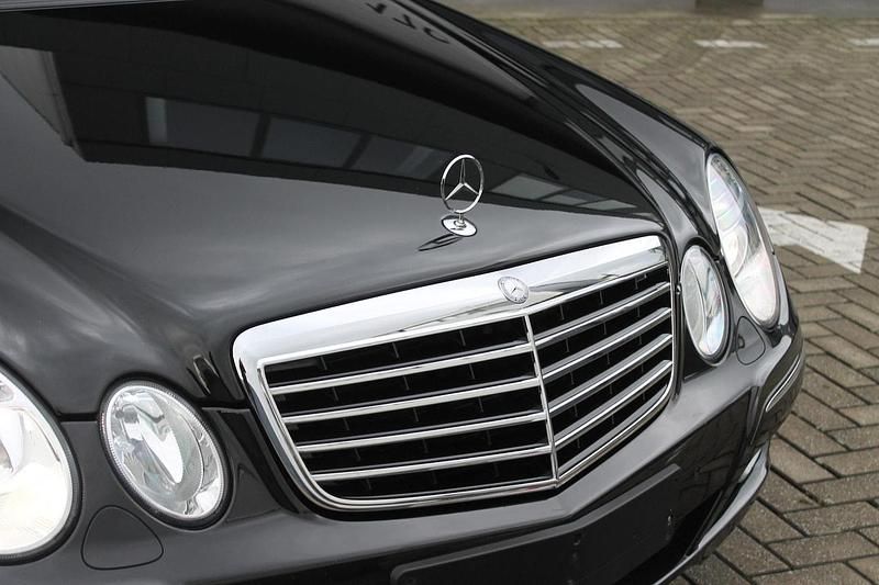 Zwart Gebruikt 2006 Mercedes E350 Elegance Stationwagen | € 12.900 - Afbeelding 1/1