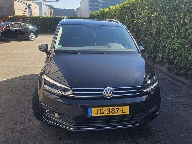 Zwart Gebruikt 2016 VW Touran Highline MPV | € 15.950 (Eerlijke prijs) - Afbeelding 1/4