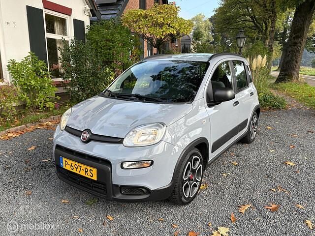 Grijs Gebruikt 2022 Fiat Panda City Life Hatchback | € 12.450 (Eerlijke prijs) - Afbeelding 1/4