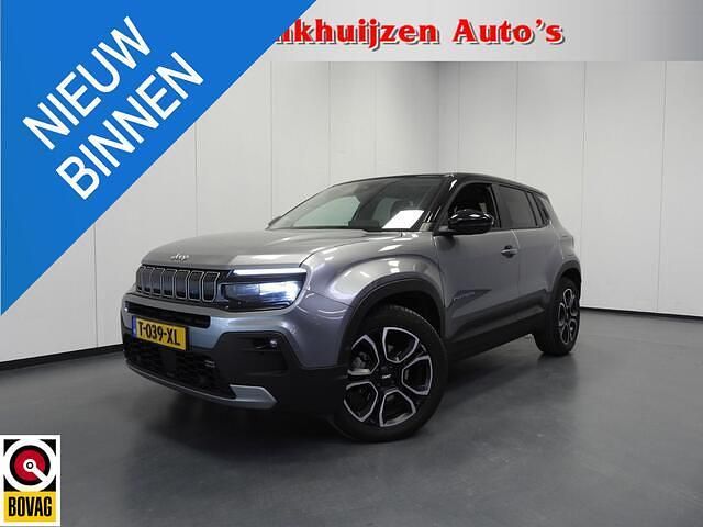 Grijs Occasion 2023 Jeep Avenger EV SUV | € 20.945 (Eerlijke prijs) - Afbeelding 1/4