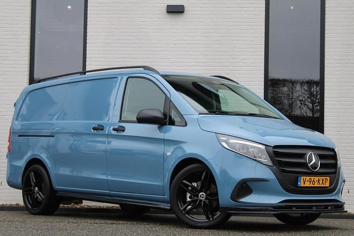 Blauw Occasion 2024 Mercedes Vito Van | € 41.950 (Super prijs) - Afbeelding 1/4