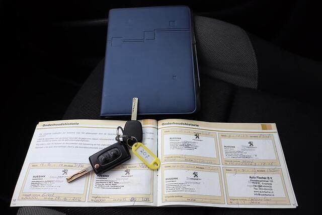 Occasion Peugeot 207 95 PK (69 kW) 2007 Grijs Hatchback