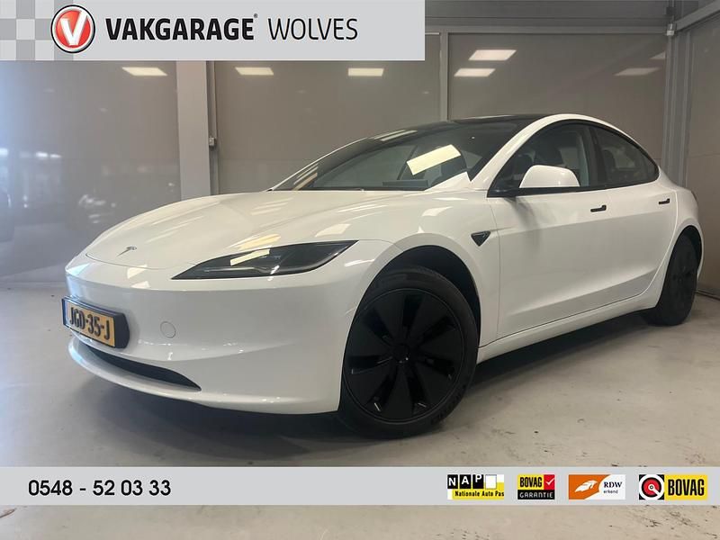 Wit Nieuw 2025 Tesla Model 3 RWD Sedan | € 39.495 (Iets duurder) - Afbeelding 1/4