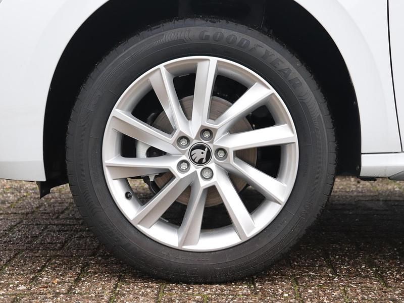 Nieuw Skoda Kamiq Business Line 2026 Wit SUV