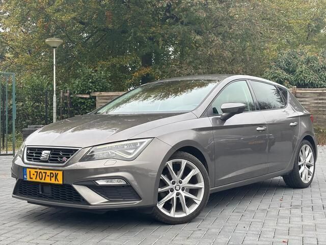 Grijs Gebruikt 2017 Seat Leon Business Hatchback | € 12.995 (Eerlijke prijs) - Afbeelding 1/4