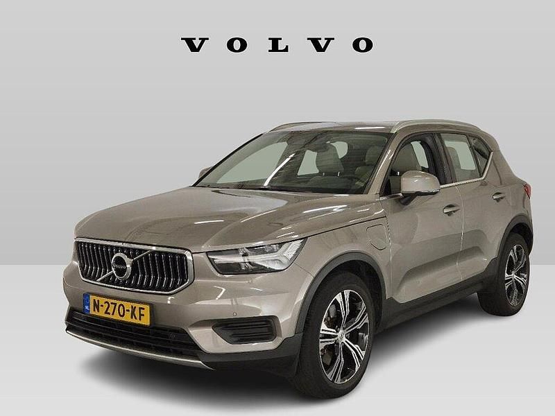 Grijs Gebruikt 2021 Volvo XC40 Inscription SUV | € 31.899 (Eerlijke prijs) - Afbeelding 1/4