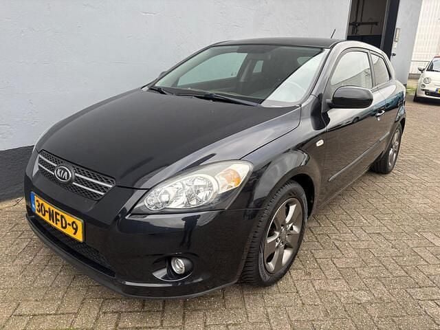 Zwart Gebruikt 2010 Kia ProCeed Hatchback | € 3.450 (Goede deal) - Afbeelding 1/4