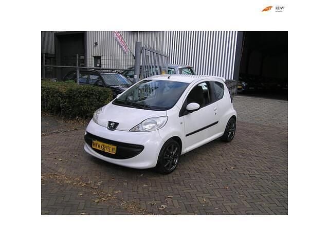 Wit Gebruikt 2006 Peugeot 107 Hatchback | € 1.550 (Eerlijke prijs) - Afbeelding 1/4