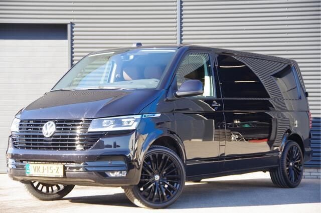 Zwart Gebruikt 2021 VW T6.1 Van | € 36.900 - Afbeelding 1/4