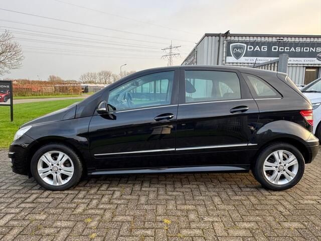 Occasion Mercedes B180 Business 116 PK (85 kW) 2011 Zwart MPV