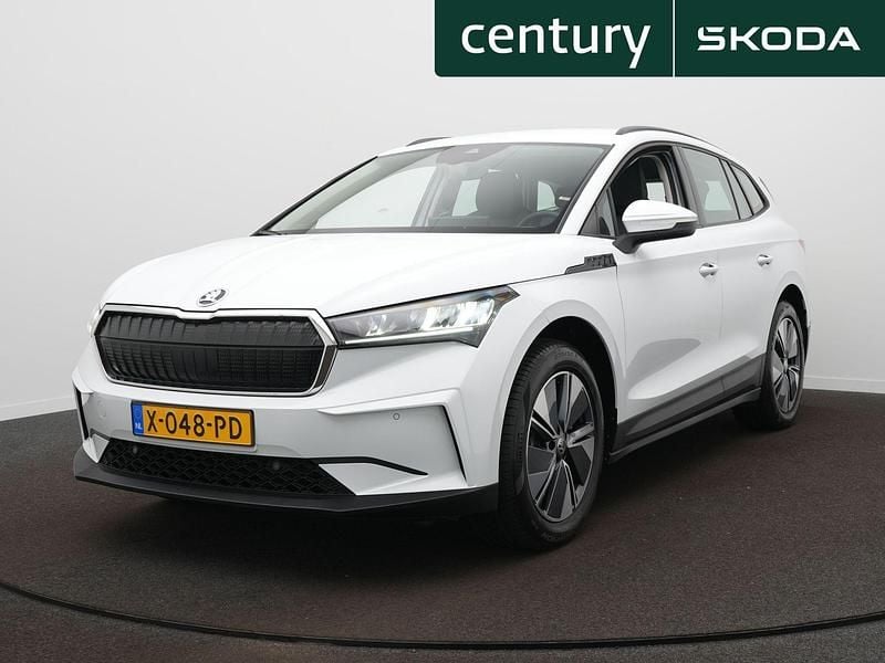 Wit, metallic lak Gebruikt 2024 Skoda Enyaq iV Selection SUV | € 31.900 (Eerlijke prijs) - Afbeelding 1/4