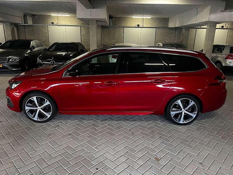 Occasion Peugeot 308 GT-line 131 PK (96 kW) 2018 Rood Stationwagen