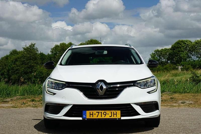 Occasion Renault Mégane GrandTour LIMITED 140 PK (102 kW) 2020 Wit Stationwagen