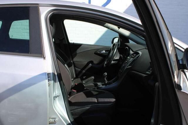 Occasion Opel Astra 2014 Zilver Sedan