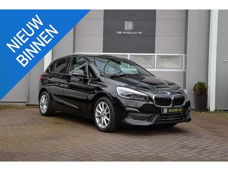 Zwart Gebruikt 2018 BMW 225 Active Tourer Executive MPV | € 16.750 (Goede deal) - Afbeelding 1/4
