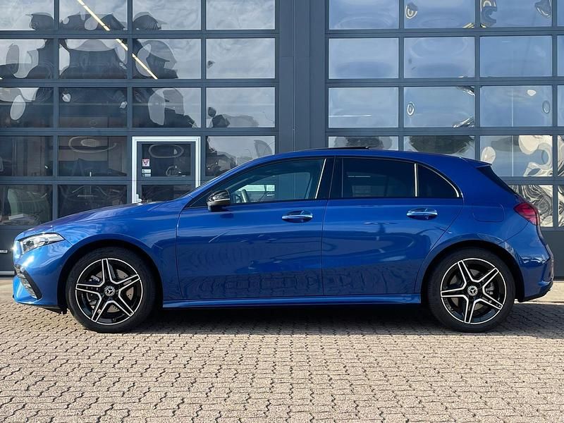 Occasion Mercedes A250 AMG line 218 PK (160 kW) 2024 Blauw Hatchback