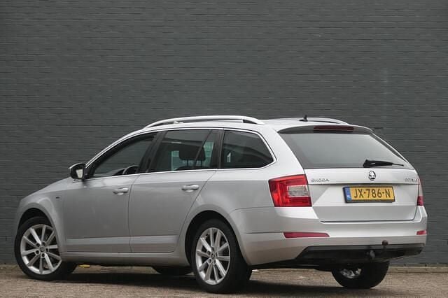 Occasion Skoda Octavia Business Line 110 PK (80 kW) 2016 Grijs Hatchback