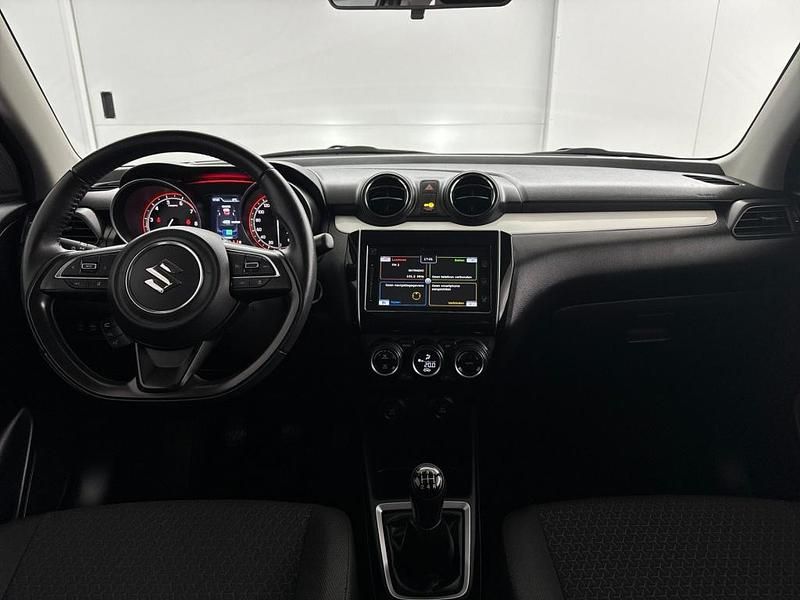 Occasion Suzuki Swift 90 PK (66 kW) 2018 Grijs (metallic) Hatchback