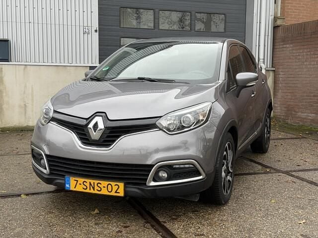 Grijs Gebruikt 2013 Renault Captur Dynamique SUV | € 7.950 (Eerlijke prijs) - Afbeelding 1/4
