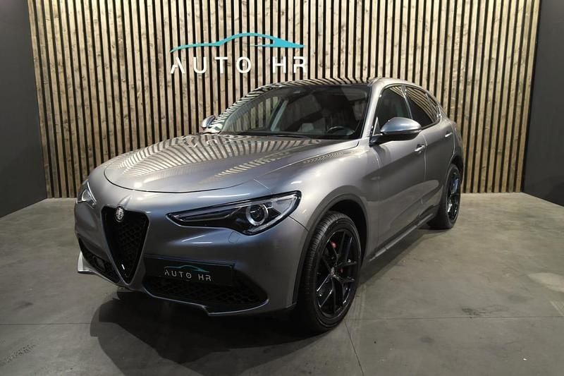 Grijs Gebruikt 2017 Alfa Romeo Stelvio Veloce SUV | € 24.950 (Eerlijke prijs) - Afbeelding 1/4