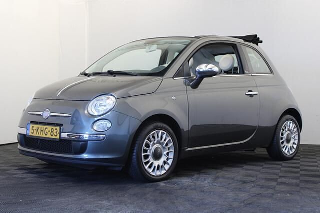 Grijs, metallic lak Gebruikt 2011 Fiat 500C Lounge Cabriolet | € 7.250 (Iets duurder) - Afbeelding 1/4