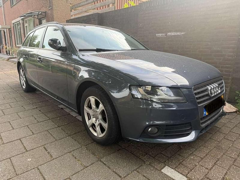 Grijs Gebruikt 2010 Audi A4 Stationwagen | € 5.500 (Eerlijke prijs) - Afbeelding 1/4