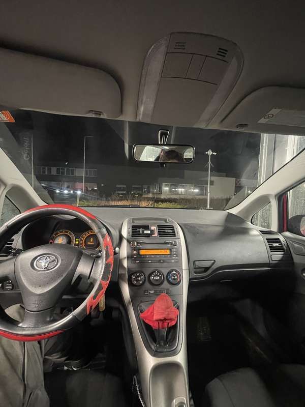 Rood Gebruikt 2007 Toyota Auris Terra Hatchback | € 2.100 (Super prijs) - Afbeelding 1/4