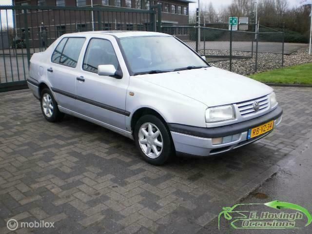 Occasion VW Vento 90 PK (66 kW) 1997 Grijs Sedan
