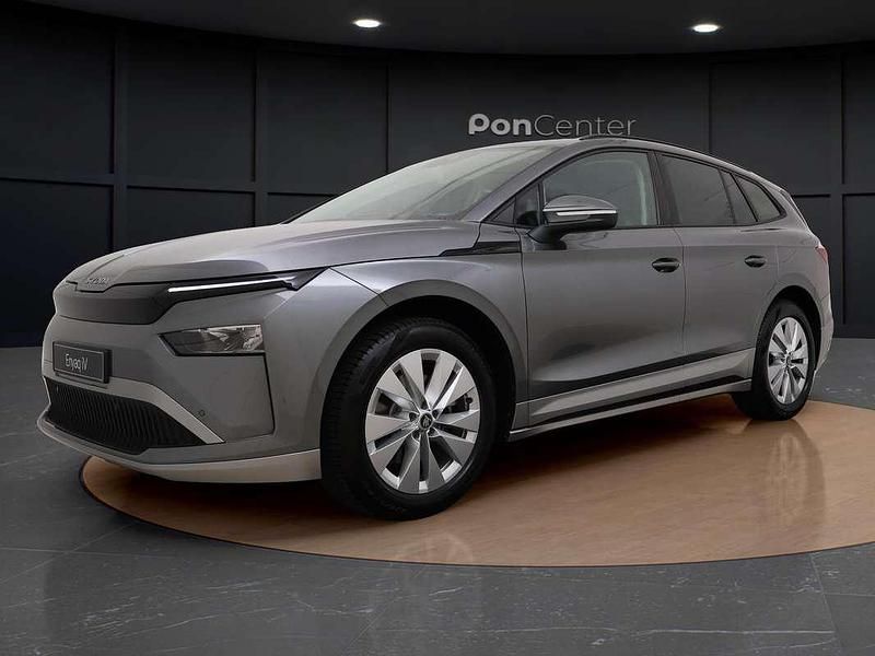 Grijs Nieuw 2025 Skoda Enyaq iV Selection SUV | € 46.750 (Iets duurder) - Afbeelding 1/4