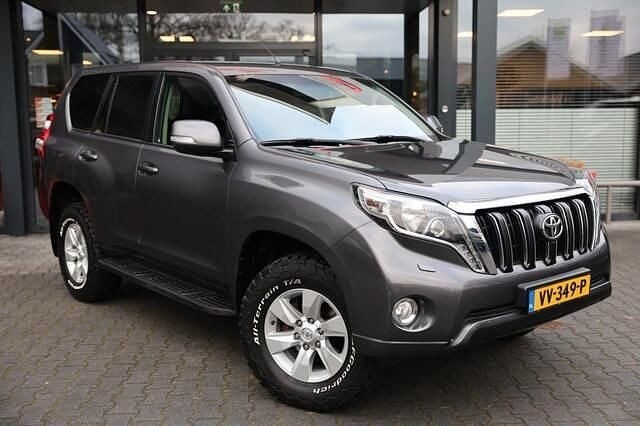 Grijs (metallic) Gebruikt 2016 Toyota Land Cruiser SUV | € 32.995 (Super prijs) - Afbeelding 1/4