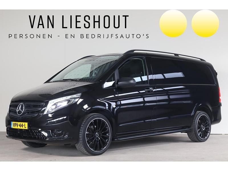 Zwart Gebruikt 2022 Mercedes Vito MPV | € 31.900 (Duur) - Afbeelding 1/4