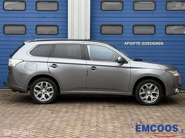 Occasion Mitsubishi Outlander Instyle 121 PK (88 kW) 2013 Grijs SUV
