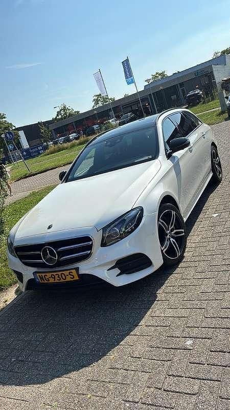 Wit Gebruikt 2017 Mercedes E220 Prestige Stationwagen | € 21.000 (Eerlijke prijs) - Afbeelding 1/4