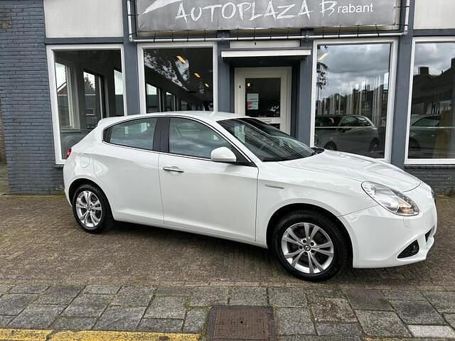 Occasion Alfa Romeo Giulietta Distinctive 170 PK (125 kW) 2013 Wit Hatchback