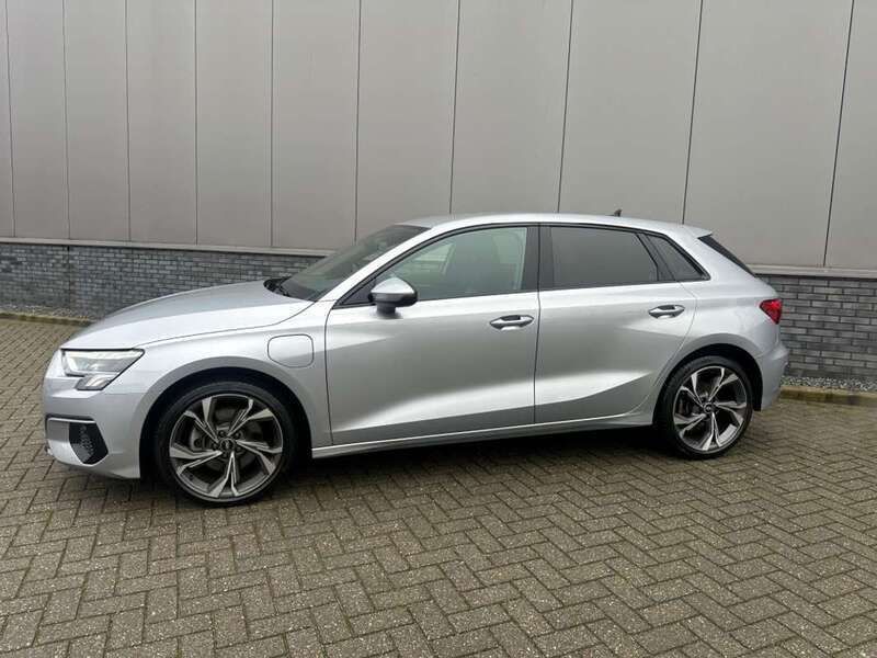 Occasion Audi A3 e-tron Business 150 PK (110 kW) 2021 Grijs Hatchback