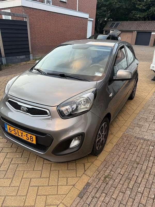 Grijs Occasion 2013 Kia Picanto Hatchback | € 2.600 (Goede deal) - Afbeelding 1/4