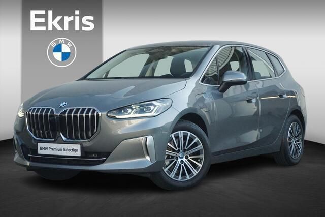 Grijs, metallic lak Gebruikt 2025 BMW 225 Active Tourer Luxury Line MPV | € 53.950 (Duur) - Afbeelding 1/4