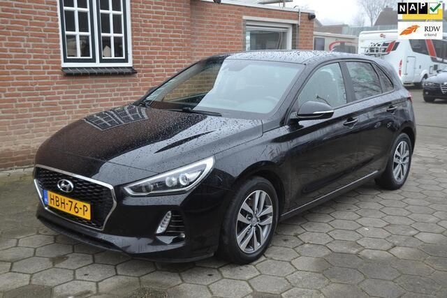 Zwart Gebruikt 2017 Hyundai i30 Edition Hatchback | € 10.950 (Goede deal) - Afbeelding 1/4