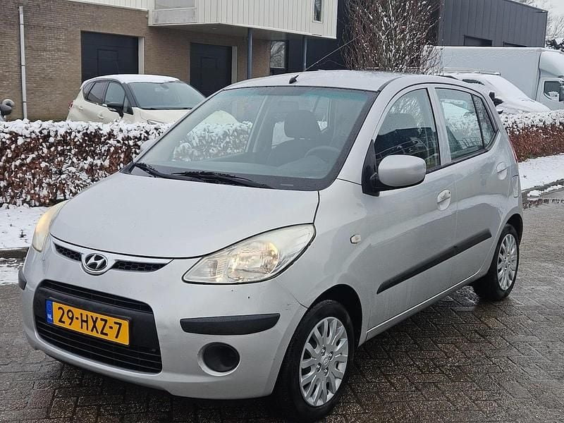 Grijs Occasion 2009 Hyundai i10 Dynamiq Hatchback | € 1.495 (Super prijs) - Afbeelding 1/4