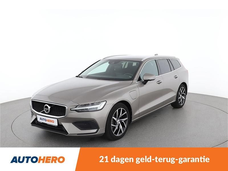 Grijs (metallic) Gebruikt 2020 Volvo V60 Momentum Stationwagen | € 25.749 (Super prijs) - Afbeelding 1/4
