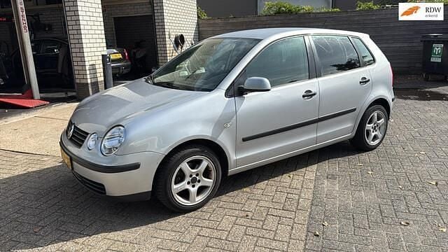 Grijs Gebruikt 2004 VW Polo Hatchback | € 999 (Goede deal) - Afbeelding 1/4