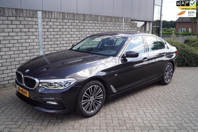 Grijs Gebruikt 2018 BMW 520 Executive Sedan | € 25.850 (Super prijs) - Afbeelding 1/4